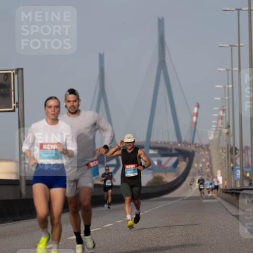 03.10.2026 - Köhlbrandbrückenlauf Michael Strokosch http://msf.ph/oto/10806785 03.10.2026 09:37:56 Position 3 1599 meine-sportfotos.de