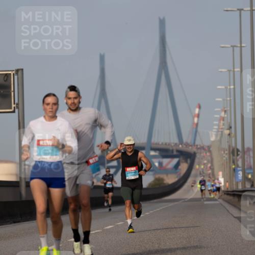 03.10.2026 - Köhlbrandbrückenlauf Michael Strokosch http://msf.ph/oto/10806786 03.10.2026 09:37:56 Position 3  meine-sportfotos.de