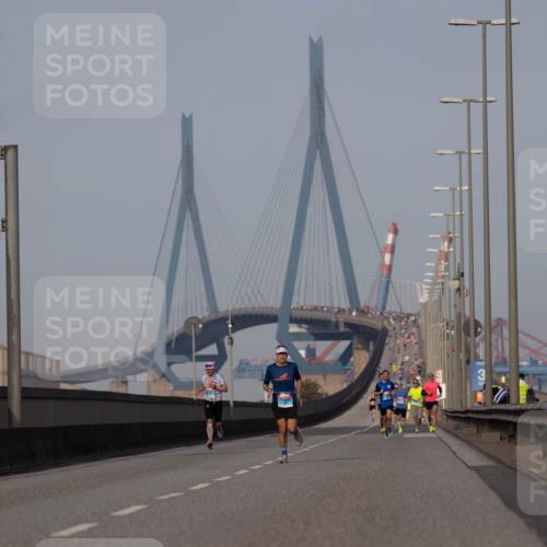 03.10.2026 - Köhlbrandbrückenlauf Michael Strokosch http://msf.ph/oto/10806799 03.10.2026 09:38:17 Position 3  meine-sportfotos.de