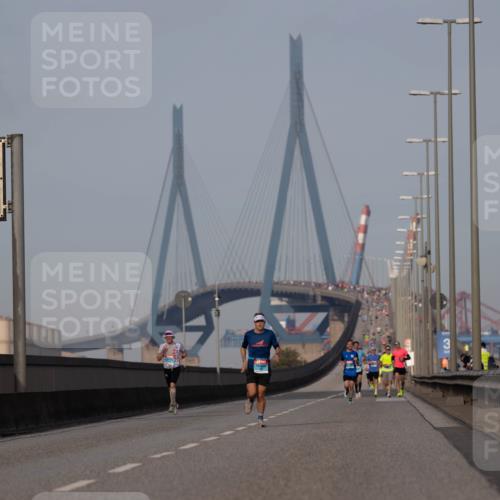 03.10.2026 - Köhlbrandbrückenlauf Michael Strokosch http://msf.ph/oto/10806806 03.10.2026 09:38:18 Position 3  meine-sportfotos.de