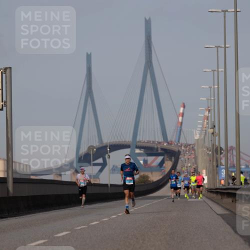 03.10.2026 - Köhlbrandbrückenlauf Michael Strokosch http://msf.ph/oto/10806810 03.10.2026 09:38:18 Position 3  meine-sportfotos.de