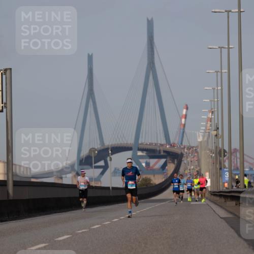 03.10.2026 - Köhlbrandbrückenlauf Michael Strokosch http://msf.ph/oto/10806811 03.10.2026 09:38:18 Position 3  meine-sportfotos.de