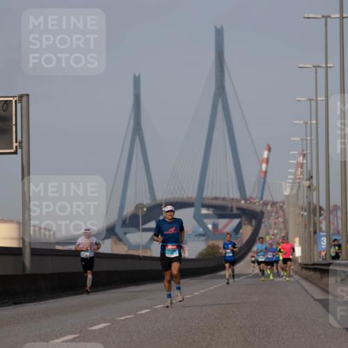 03.10.2026 - Köhlbrandbrückenlauf Michael Strokosch http://msf.ph/oto/10806823 03.10.2026 09:38:22 Position 3  meine-sportfotos.de