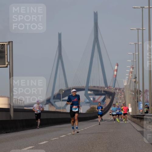 03.10.2026 - Köhlbrandbrückenlauf Michael Strokosch http://msf.ph/oto/10806824 03.10.2026 09:38:22 Position 3  meine-sportfotos.de