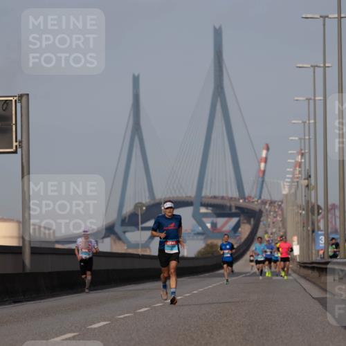 03.10.2026 - Köhlbrandbrückenlauf Michael Strokosch http://msf.ph/oto/10806825 03.10.2026 09:38:22 Position 3  meine-sportfotos.de