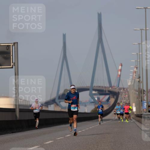 03.10.2026 - Köhlbrandbrückenlauf Michael Strokosch http://msf.ph/oto/10806826 03.10.2026 09:38:23 Position 3  meine-sportfotos.de