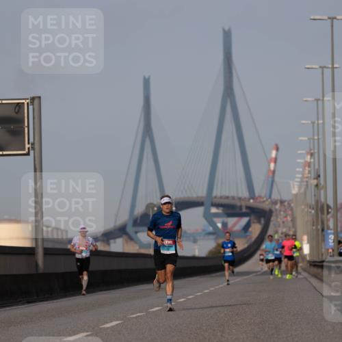 03.10.2026 - Köhlbrandbrückenlauf Michael Strokosch http://msf.ph/oto/10806827 03.10.2026 09:38:23 Position 3  meine-sportfotos.de