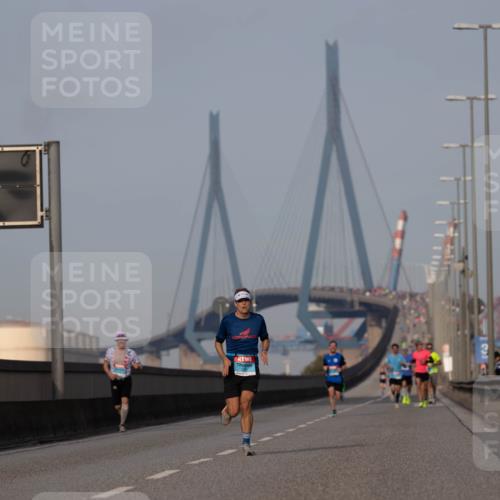 03.10.2026 - Köhlbrandbrückenlauf Michael Strokosch http://msf.ph/oto/10806828 03.10.2026 09:38:23 Position 3  meine-sportfotos.de