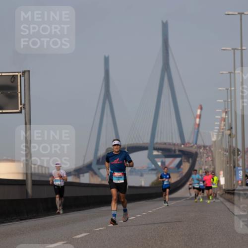 03.10.2026 - Köhlbrandbrückenlauf Michael Strokosch http://msf.ph/oto/10806832 03.10.2026 09:38:23 Position 3  meine-sportfotos.de