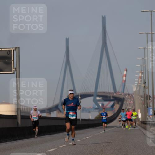 03.10.2026 - Köhlbrandbrückenlauf Michael Strokosch http://msf.ph/oto/10806837 03.10.2026 09:38:24 Position 3  meine-sportfotos.de