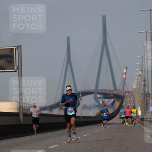 03.10.2026 - Köhlbrandbrückenlauf Michael Strokosch http://msf.ph/oto/10806838 03.10.2026 09:38:24 Position 3  meine-sportfotos.de