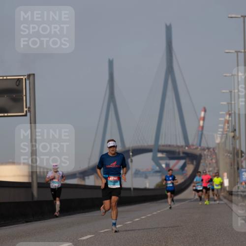 03.10.2026 - Köhlbrandbrückenlauf Michael Strokosch http://msf.ph/oto/10806842 03.10.2026 09:38:25 Position 3  meine-sportfotos.de