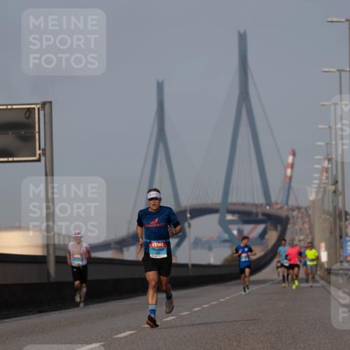 03.10.2026 - Köhlbrandbrückenlauf Michael Strokosch http://msf.ph/oto/10806844 03.10.2026 09:38:25 Position 3 1395 meine-sportfotos.de
