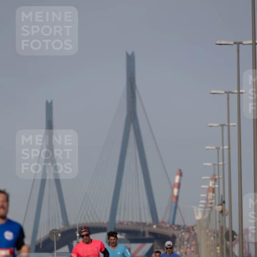 03.10.2026 - Köhlbrandbrückenlauf Michael Strokosch http://msf.ph/oto/10806846 03.10.2026 09:38:40 Position 3 3 meine-sportfotos.de