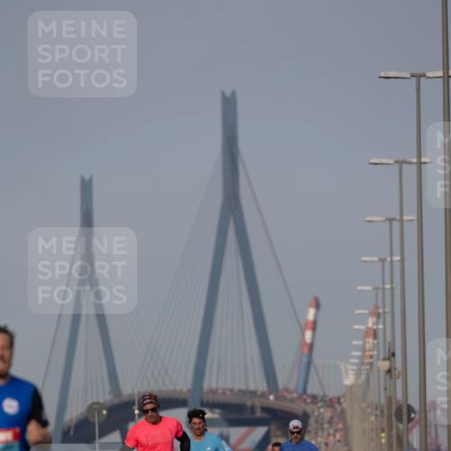 03.10.2026 - Köhlbrandbrückenlauf Michael Strokosch http://msf.ph/oto/10806847 03.10.2026 09:38:40 Position 3 3, 2134 meine-sportfotos.de