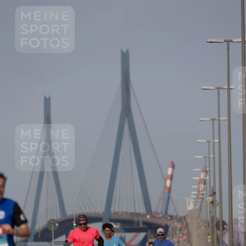 03.10.2026 - Köhlbrandbrückenlauf Michael Strokosch http://msf.ph/oto/10806849 03.10.2026 09:38:41 Position 3 3, 2134 meine-sportfotos.de
