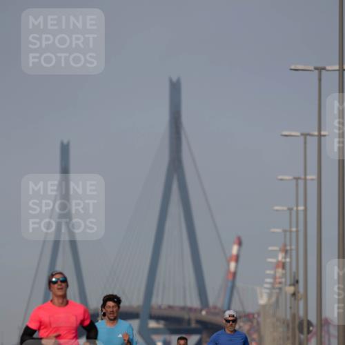 03.10.2026 - Köhlbrandbrückenlauf Michael Strokosch http://msf.ph/oto/10806859 03.10.2026 09:38:44 Position 3 3 meine-sportfotos.de