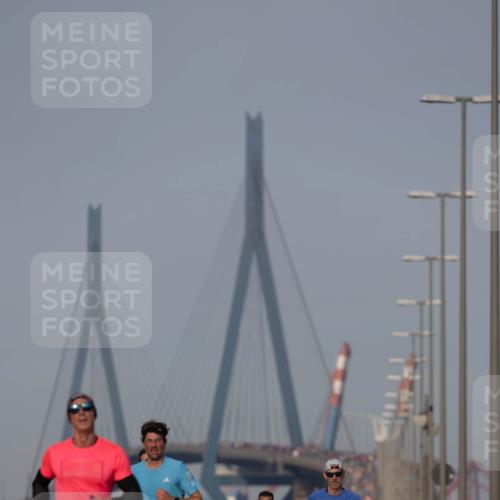 03.10.2026 - Köhlbrandbrückenlauf Michael Strokosch http://msf.ph/oto/10806862 03.10.2026 09:38:44 Position 3 2134, 3 meine-sportfotos.de