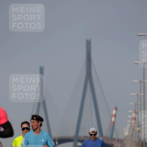 03.10.2026 - Köhlbrandbrückenlauf Michael Strokosch http://msf.ph/oto/10806869 03.10.2026 09:38:47 Position 3 1310, 3705, 2134 meine-sportfotos.de