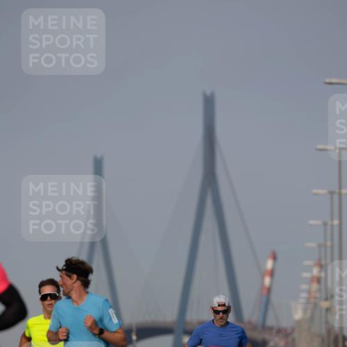03.10.2026 - Köhlbrandbrückenlauf Michael Strokosch http://msf.ph/oto/10806872 03.10.2026 09:38:47 Position 3 1310, 2134 meine-sportfotos.de