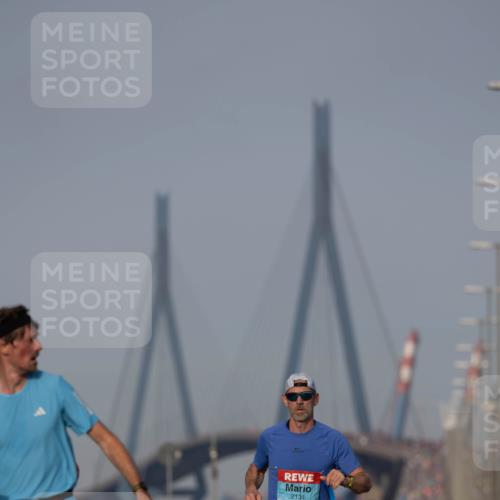 03.10.2026 - Köhlbrandbrückenlauf Michael Strokosch http://msf.ph/oto/10806883 03.10.2026 09:38:49 Position 3 705, 2134, 90 meine-sportfotos.de