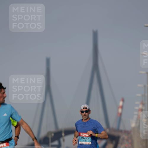 03.10.2026 - Köhlbrandbrückenlauf Michael Strokosch http://msf.ph/oto/10806886 03.10.2026 09:38:49 Position 3 3705, 2134 meine-sportfotos.de