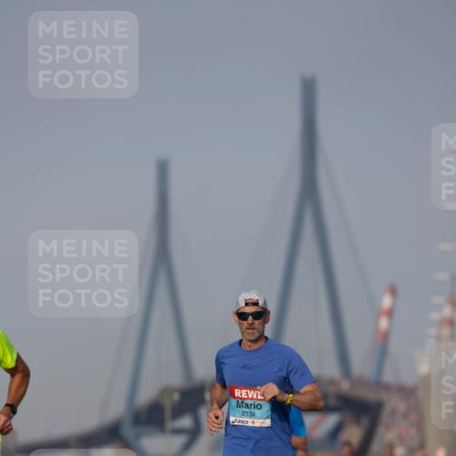 03.10.2026 - Köhlbrandbrückenlauf Michael Strokosch http://msf.ph/oto/10806892 03.10.2026 09:38:50 Position 3 2134 meine-sportfotos.de