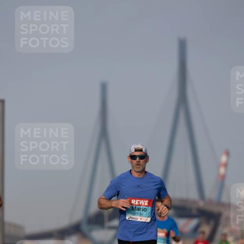 03.10.2026 - Köhlbrandbrückenlauf Michael Strokosch http://msf.ph/oto/10806899 03.10.2026 09:38:50 Position 3 2134 meine-sportfotos.de