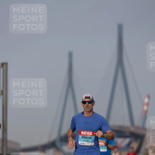 03.10.2026 - Köhlbrandbrückenlauf Michael Strokosch http://msf.ph/oto/10806900 03.10.2026 09:38:50 Position 3 2134 meine-sportfotos.de