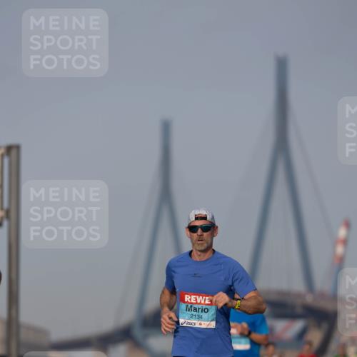 03.10.2026 - Köhlbrandbrückenlauf Michael Strokosch http://msf.ph/oto/10806901 03.10.2026 09:38:50 Position 3 2134 meine-sportfotos.de