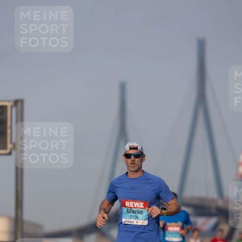 03.10.2026 - Köhlbrandbrückenlauf Michael Strokosch http://msf.ph/oto/10806903 03.10.2026 09:38:51 Position 3 2134 meine-sportfotos.de