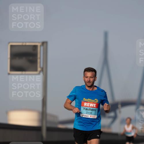 03.10.2026 - Köhlbrandbrückenlauf Michael Strokosch http://msf.ph/oto/10806906 03.10.2026 09:38:55 Position 3 4, 2116 meine-sportfotos.de