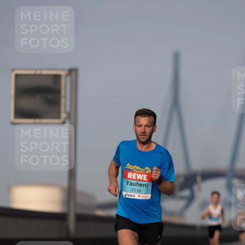 03.10.2026 - Köhlbrandbrückenlauf Michael Strokosch http://msf.ph/oto/10806909 03.10.2026 09:38:55 Position 3 4, 2116 meine-sportfotos.de
