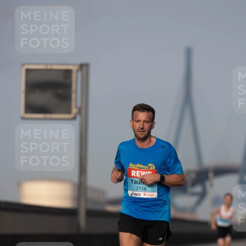 03.10.2026 - Köhlbrandbrückenlauf Michael Strokosch http://msf.ph/oto/10806912 03.10.2026 09:38:55 Position 3 4, 2116 meine-sportfotos.de