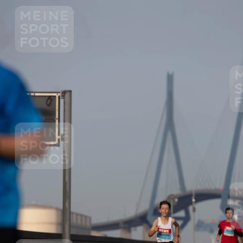 03.10.2026 - Köhlbrandbrückenlauf Michael Strokosch http://msf.ph/oto/10806913 03.10.2026 09:38:58 Position 3 2170 meine-sportfotos.de