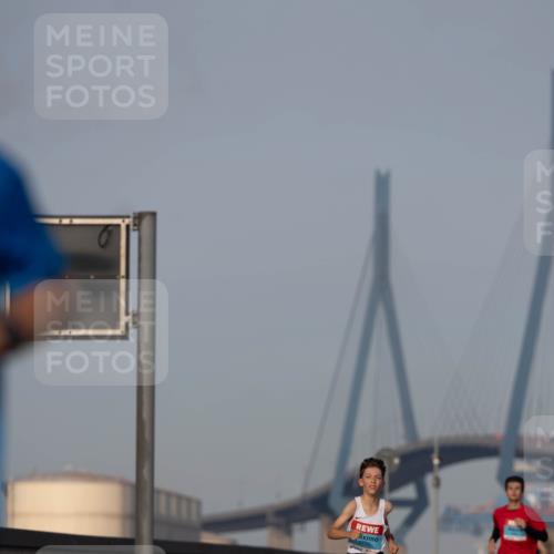03.10.2026 - Köhlbrandbrückenlauf Michael Strokosch http://msf.ph/oto/10806915 03.10.2026 09:38:58 Position 3  meine-sportfotos.de