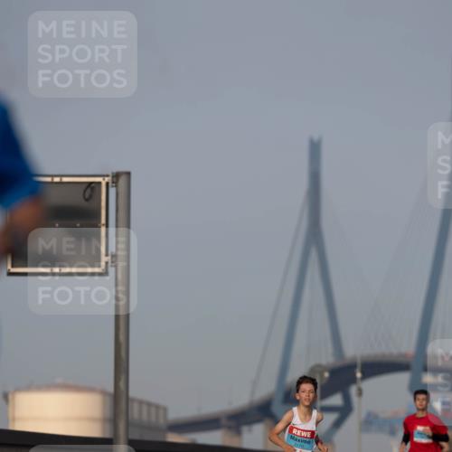 03.10.2026 - Köhlbrandbrückenlauf Michael Strokosch http://msf.ph/oto/10806916 03.10.2026 09:38:58 Position 3 2170 meine-sportfotos.de