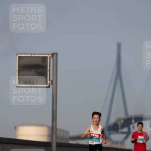 03.10.2026 - Köhlbrandbrückenlauf Michael Strokosch http://msf.ph/oto/10806922 03.10.2026 09:39:00 Position 3 2170 meine-sportfotos.de