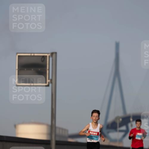 03.10.2026 - Köhlbrandbrückenlauf Michael Strokosch http://msf.ph/oto/10806923 03.10.2026 09:39:01 Position 3 2170 meine-sportfotos.de