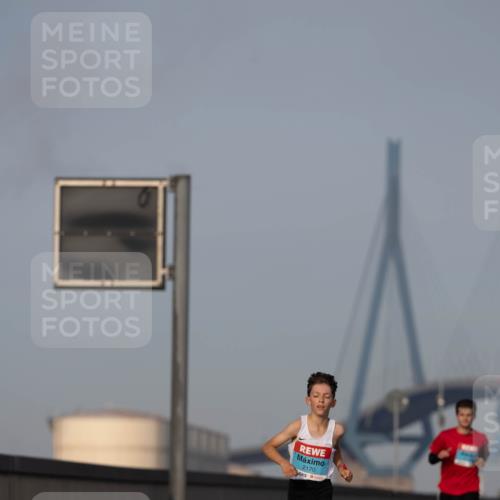 03.10.2026 - Köhlbrandbrückenlauf Michael Strokosch http://msf.ph/oto/10806924 03.10.2026 09:39:01 Position 3 2170 meine-sportfotos.de