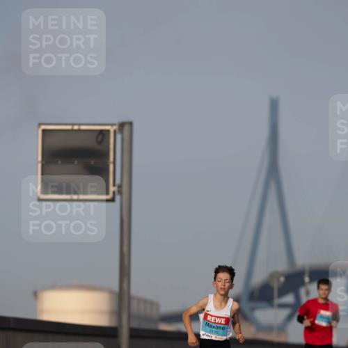 03.10.2026 - Köhlbrandbrückenlauf Michael Strokosch http://msf.ph/oto/10806925 03.10.2026 09:39:01 Position 3 2170 meine-sportfotos.de