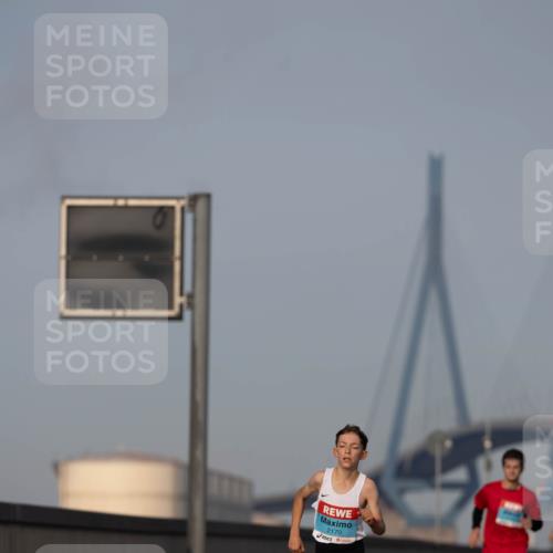 03.10.2026 - Köhlbrandbrückenlauf Michael Strokosch http://msf.ph/oto/10806927 03.10.2026 09:39:01 Position 3 2170 meine-sportfotos.de