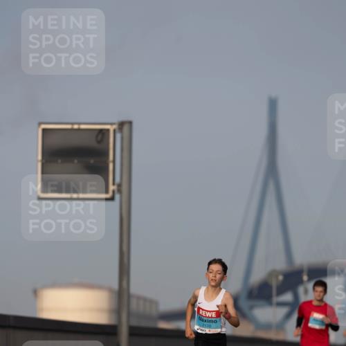 03.10.2026 - Köhlbrandbrückenlauf Michael Strokosch http://msf.ph/oto/10806928 03.10.2026 09:39:01 Position 3 2170 meine-sportfotos.de