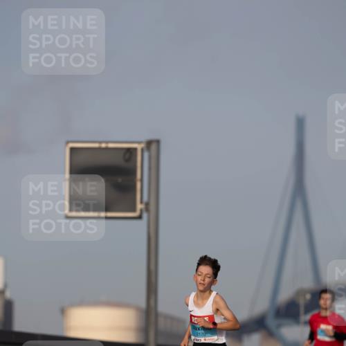 03.10.2026 - Köhlbrandbrückenlauf Michael Strokosch http://msf.ph/oto/10806932 03.10.2026 09:39:02 Position 3 2170 meine-sportfotos.de