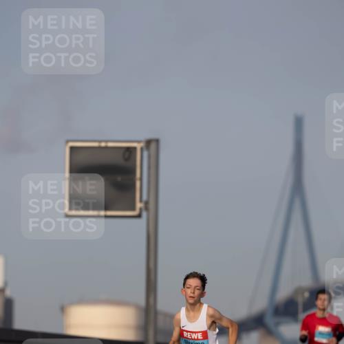 03.10.2026 - Köhlbrandbrückenlauf Michael Strokosch http://msf.ph/oto/10806934 03.10.2026 09:39:02 Position 3 2170 meine-sportfotos.de