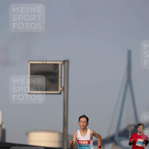 03.10.2026 - Köhlbrandbrückenlauf Michael Strokosch http://msf.ph/oto/10806935 03.10.2026 09:39:02 Position 3 2170 meine-sportfotos.de