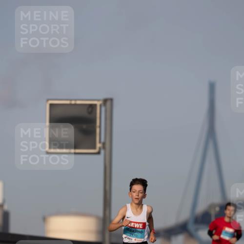 03.10.2026 - Köhlbrandbrückenlauf Michael Strokosch http://msf.ph/oto/10806937 03.10.2026 09:39:02 Position 3 2170 meine-sportfotos.de