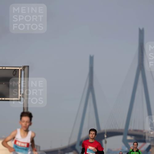 03.10.2026 - Köhlbrandbrückenlauf Michael Strokosch http://msf.ph/oto/10806939 03.10.2026 09:39:03 Position 3 2181 meine-sportfotos.de