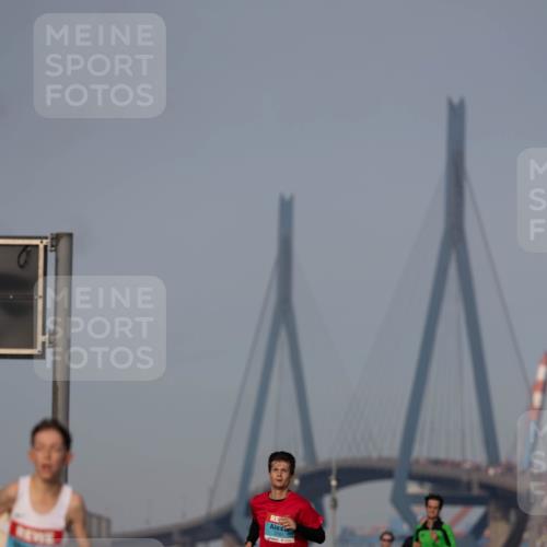 03.10.2026 - Köhlbrandbrückenlauf Michael Strokosch http://msf.ph/oto/10806941 03.10.2026 09:39:03 Position 3 2181 meine-sportfotos.de