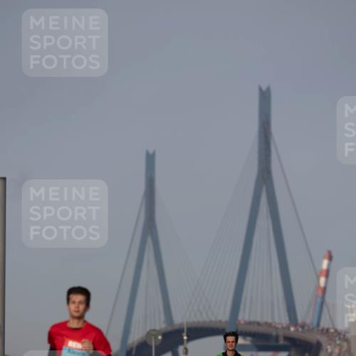 03.10.2026 - Köhlbrandbrückenlauf Michael Strokosch http://msf.ph/oto/10806942 03.10.2026 09:39:06 Position 3  meine-sportfotos.de